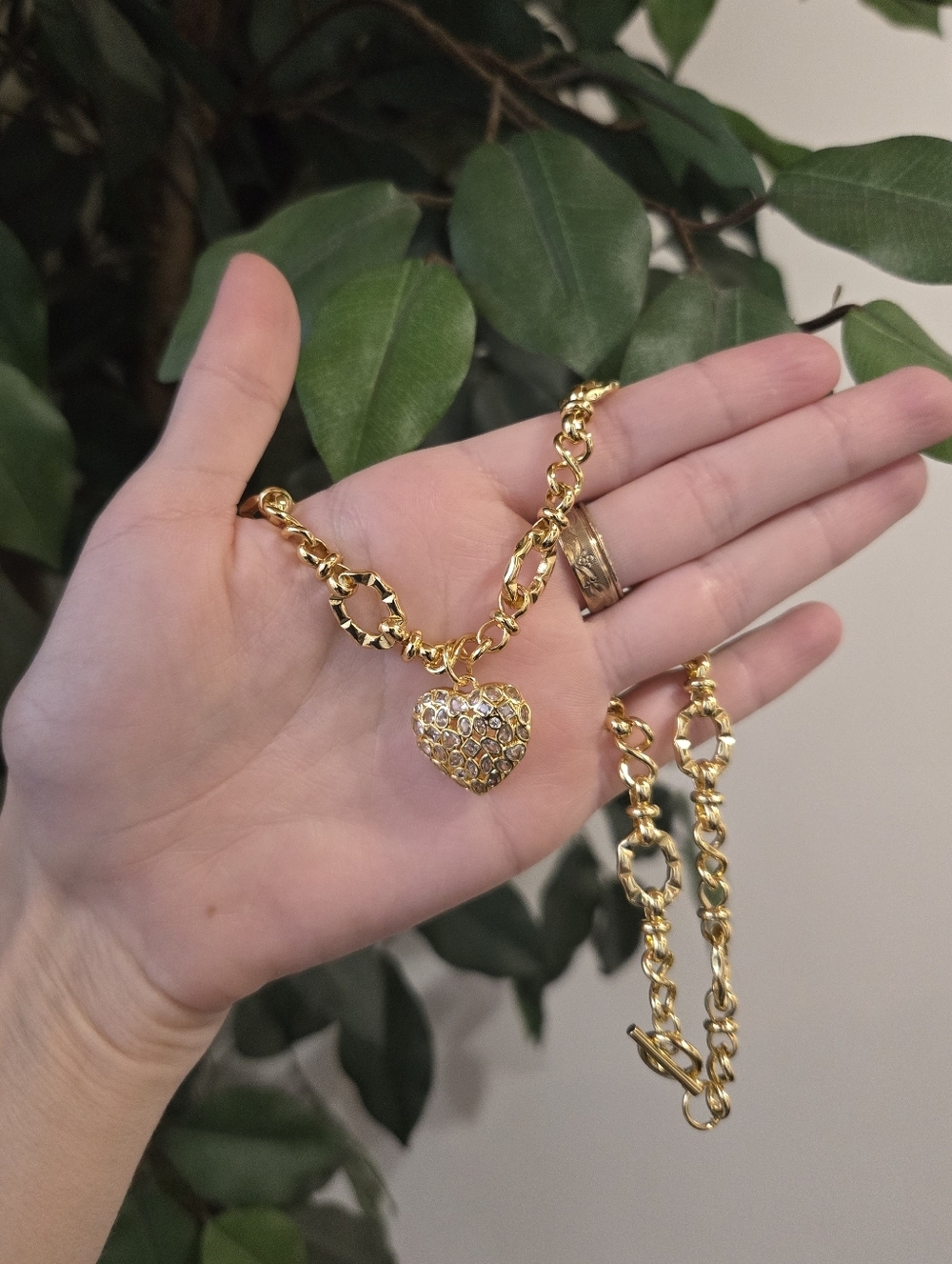 18k Chunky Chain Heart Choker
